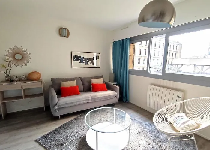 Studio Of 27M In Downtown